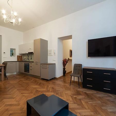 Cs Termini Nazionale Apartments Рим Екстер'єр фото
