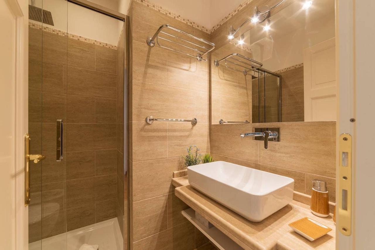 Cs Termini Nazionale Apartments Рим Екстер'єр фото